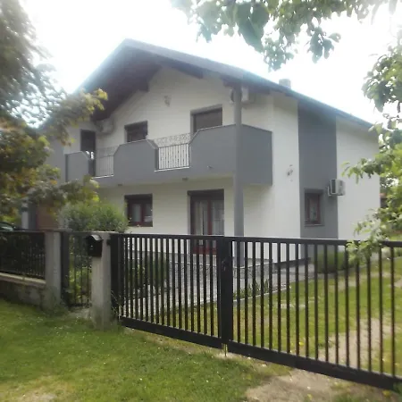 Vila Kuca Za Odmor V&e Bihac