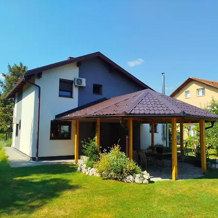 Vila Kuca Za Odmor V&e *