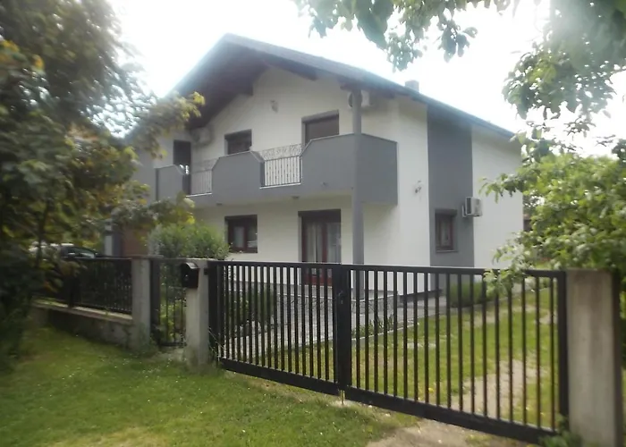 Vila Kuca Za Odmor V&e Bihac